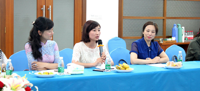 无锡市梁溪区女企业家协会第一届二次理事会在刘潭服装召开