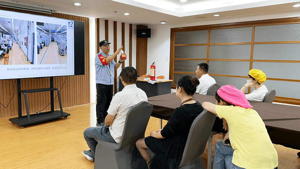 刘潭服装新员工安全生产教育培训
