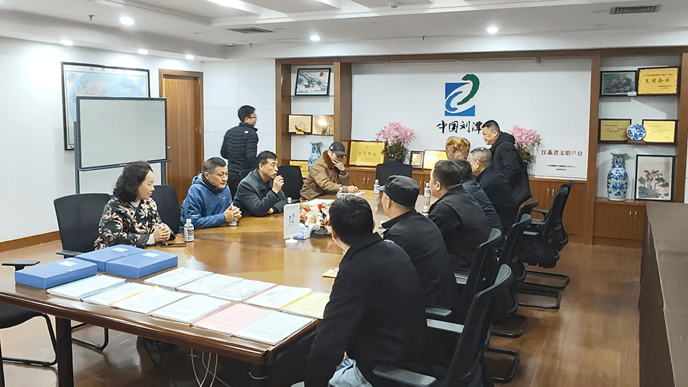 市安全生产第五督导组夜间深入刘潭服装开展安全生产检查