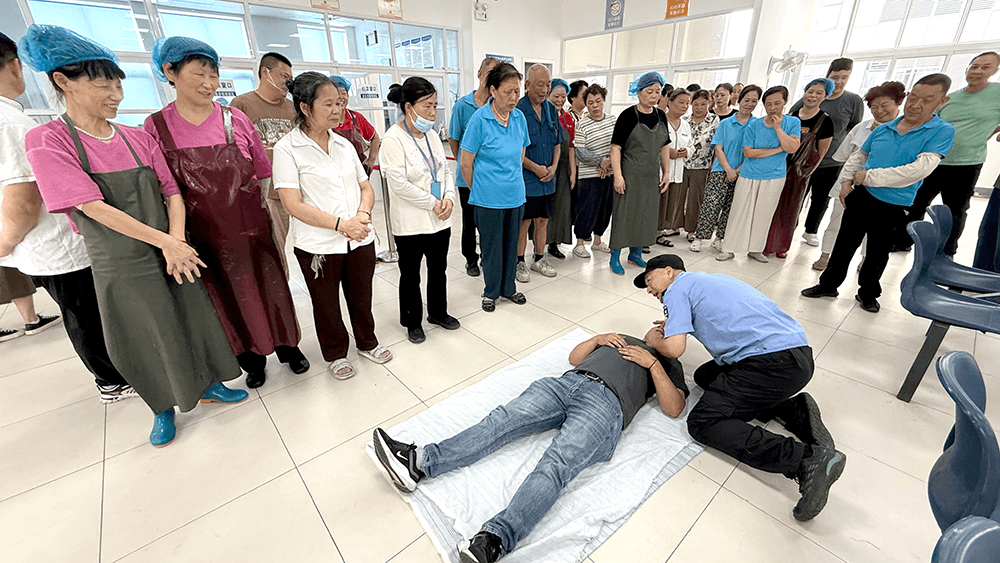 刘潭服装开展后勤人员安全专题培训